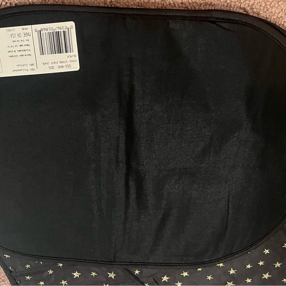 NEW Holiday 2 square Tablecloths & 6 Placemats. Black and Ivory with Gold stars. - Picture 8 of 10